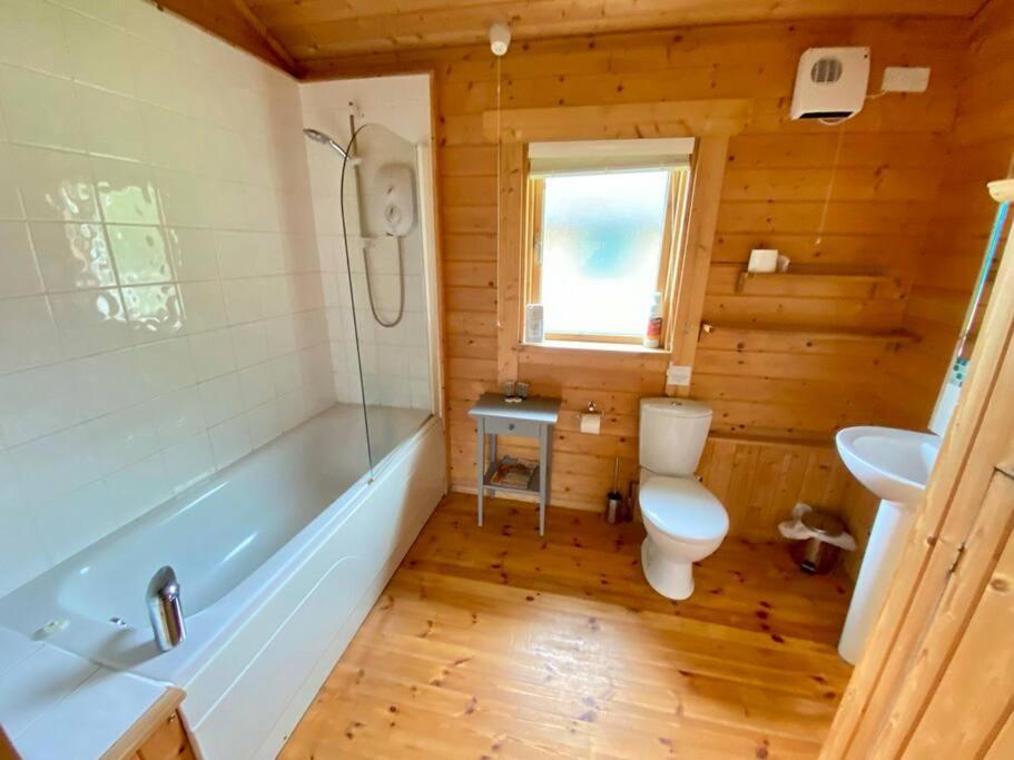 Lilly Lodge, Lake Pochard South Cerney Bagian luar foto