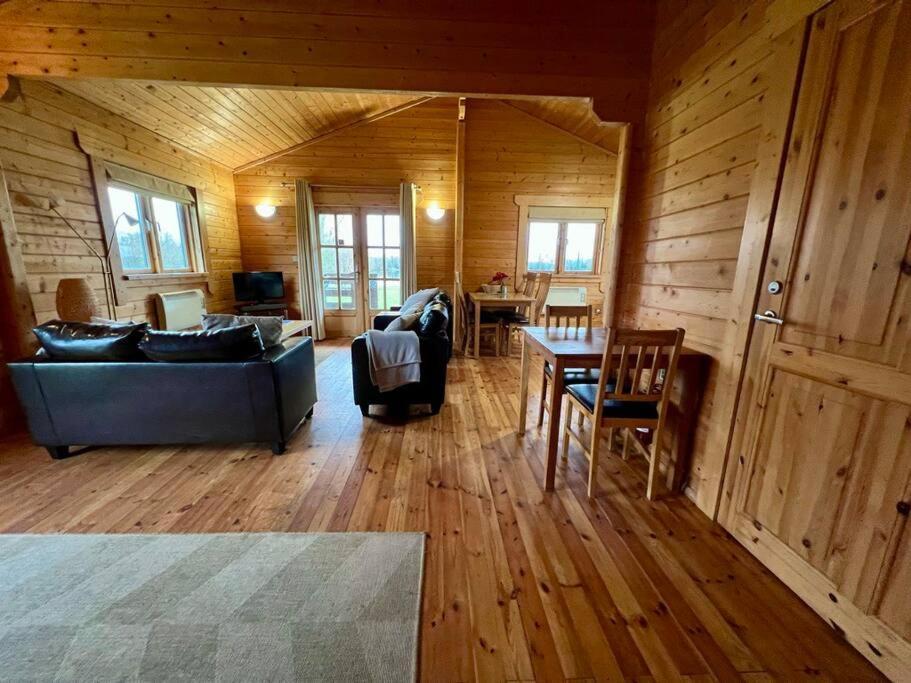 Lilly Lodge, Lake Pochard South Cerney Bagian luar foto