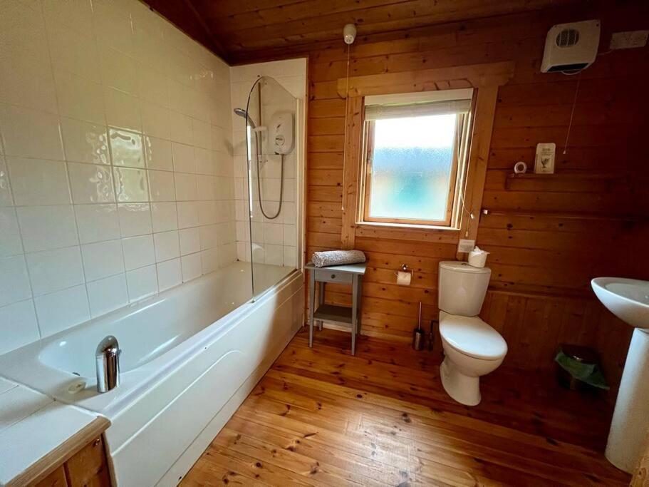Lilly Lodge, Lake Pochard South Cerney Bagian luar foto
